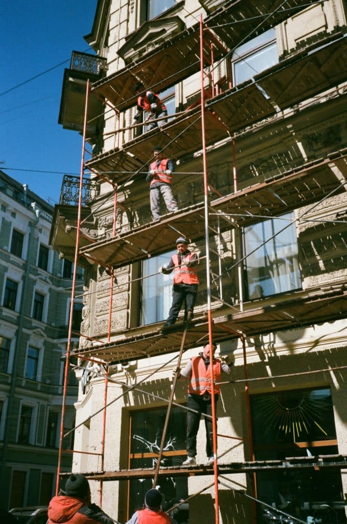 5 Construction Tips For Building In Harsh Environments start a construction project